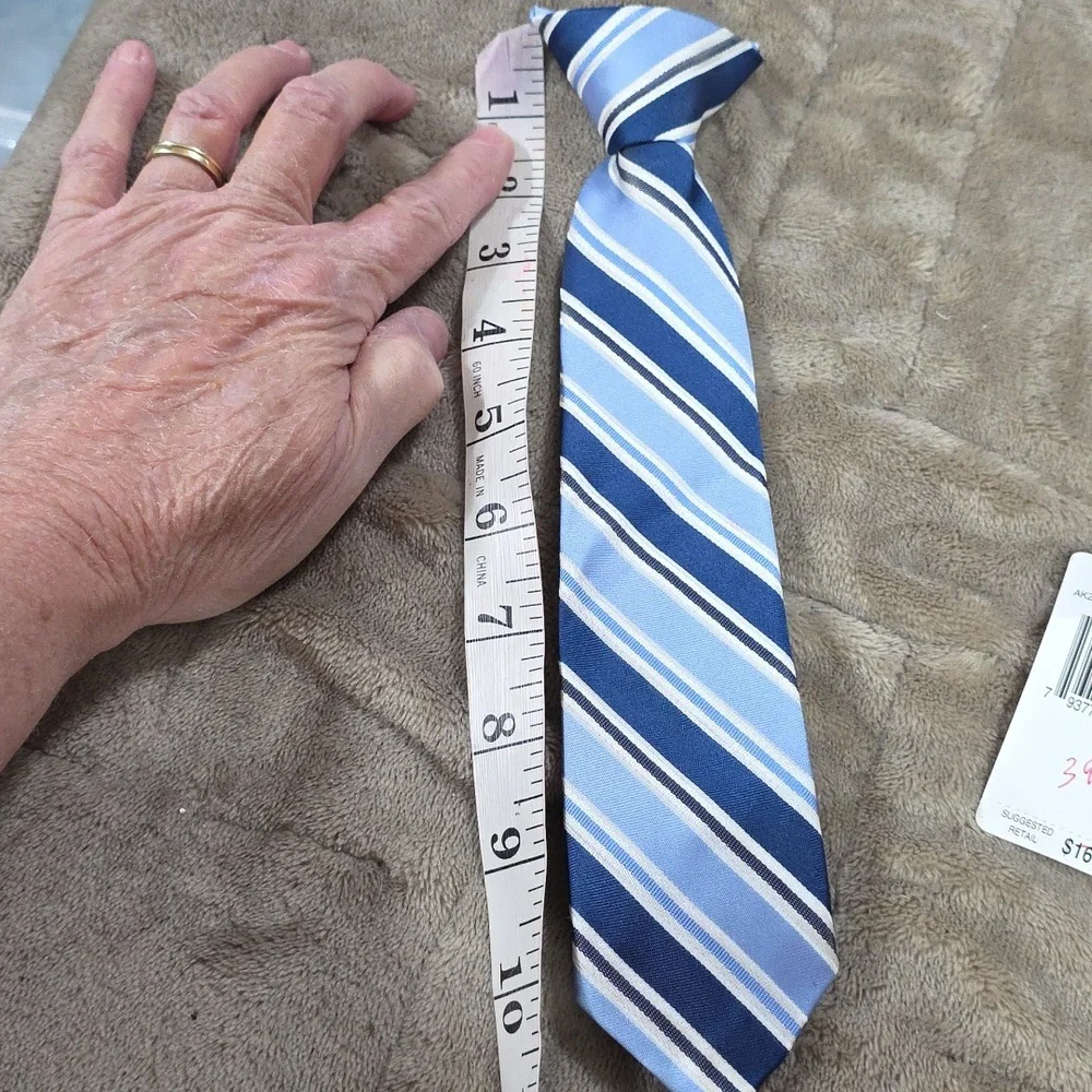 Bundle Of Boys Ties (3) Izod Christmas Zip/Unbranded Patterened Clip-ons EUC